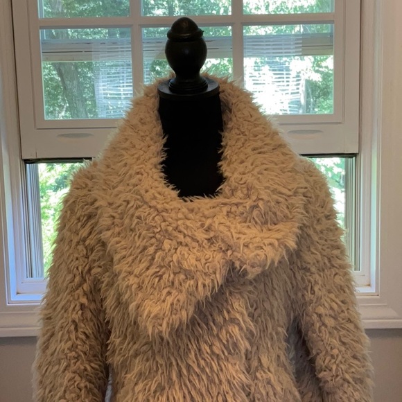 Cute jacket. - Picture 2 of 4